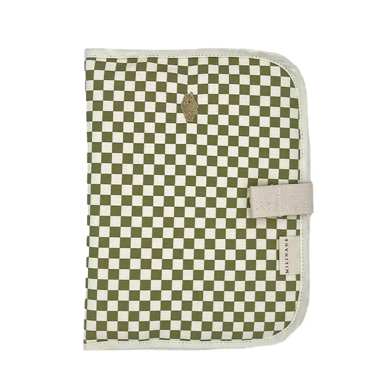 M24-DAMOL032-02